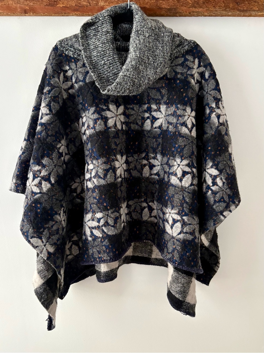 Anthropologie—Wintertide Wool Blend Poncho, Gray/Blue/Black Floral Check (OS)